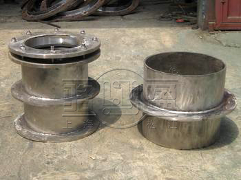 柔性防水他管和<a href=http://www.www.hfsssr.com target=_blank class=infotextkey>剛性防水套管</a>